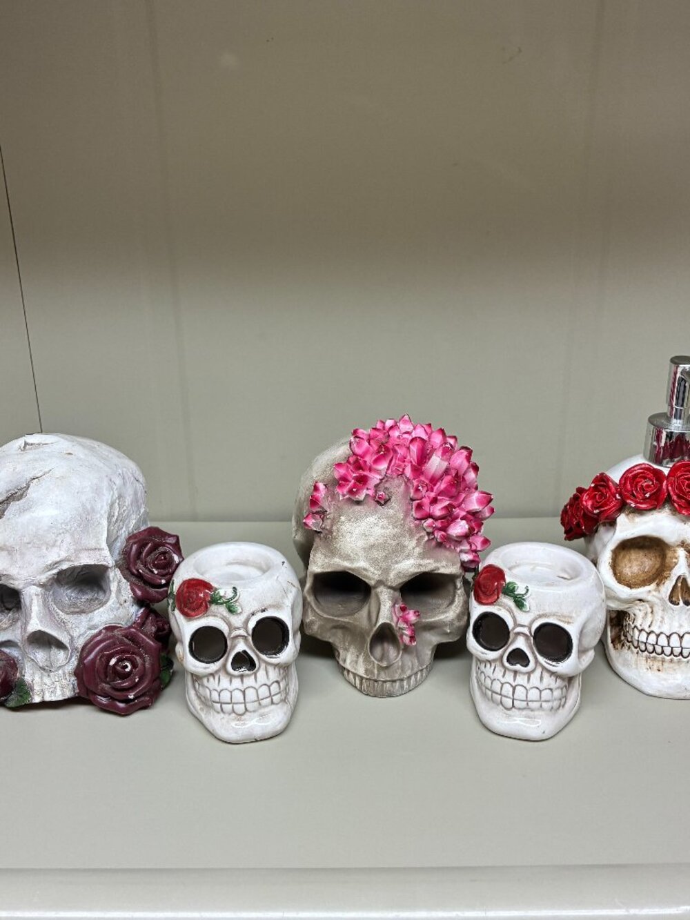 Gothic Skull Red Rose Soap Dispenser Halloween Bathroom Decor Resin Lotion Pump